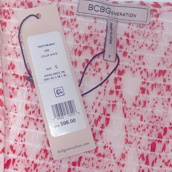 Bcbgeneration Split Neck Blouse Beating Hearts White - Picture 6 of 7